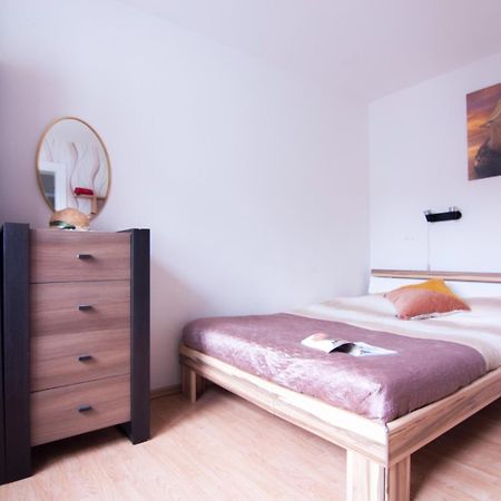 Wynajem Apartamentow I Pokoi. Ustronie Morskie Exteriör bild