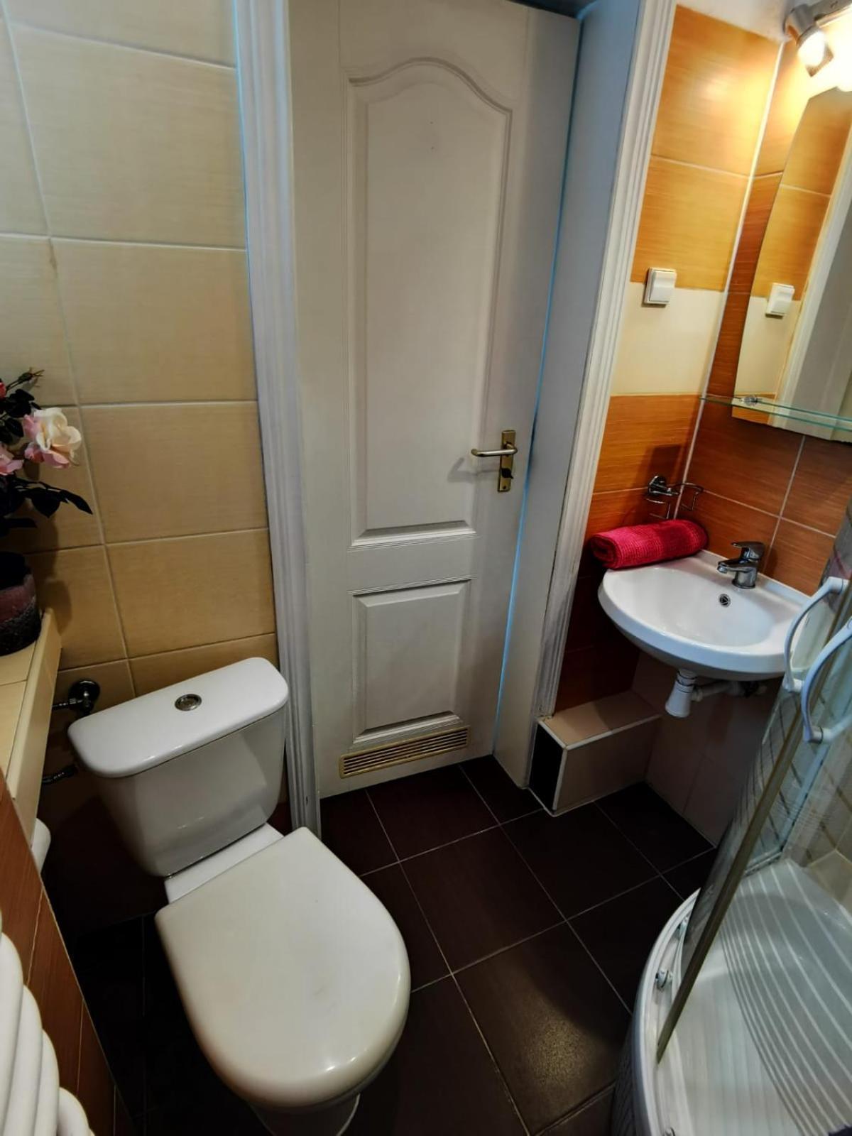 Wynajem Apartamentow I Pokoi. Ustronie Morskie Exteriör bild